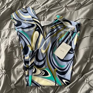 Onde-print stretch leggings
Emilio Pucci
multicolour
abstract patterns